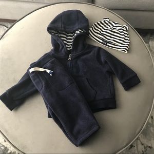 BabyGap fleece outfit in midnight blue; size 6-12